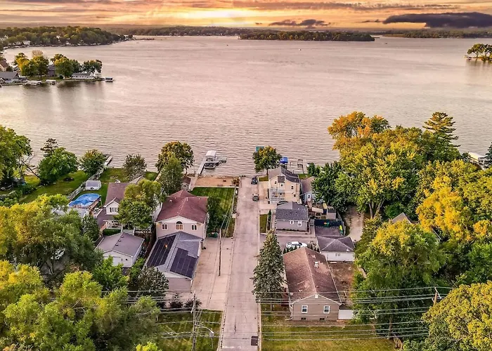 Mineola Bay Lakeview And Access Fully Furnished Monthly And Seasonal In Fox *